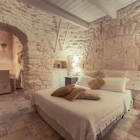 B&B Trulli Antichi Mestieri - Widespread Trulli In The Historic Center 3*