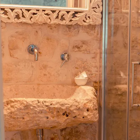 Trulli Antichi Mestieri - Widespread Trulli In The Historic Center Alberobello