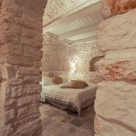 Trulli Antichi Mestieri - Widespread Trulli In The Historic Center 3*