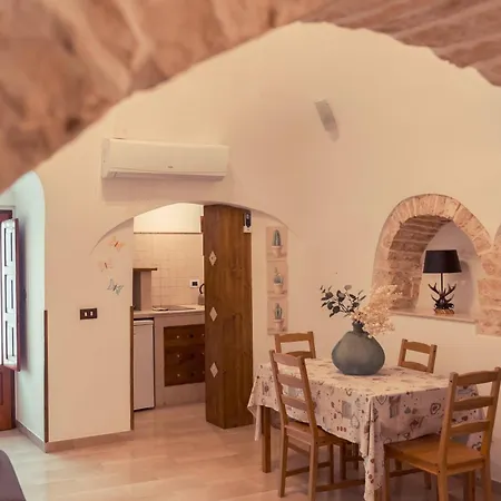 Oda ve Kahvaltı Trulli Antichi Mestieri - Widespread Trulli In The Historic Center Alberobello