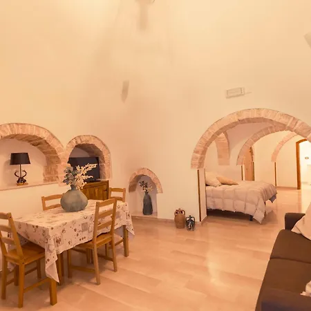 Trulli Antichi Mestieri - Widespread Trulli In The Historic Center 3*