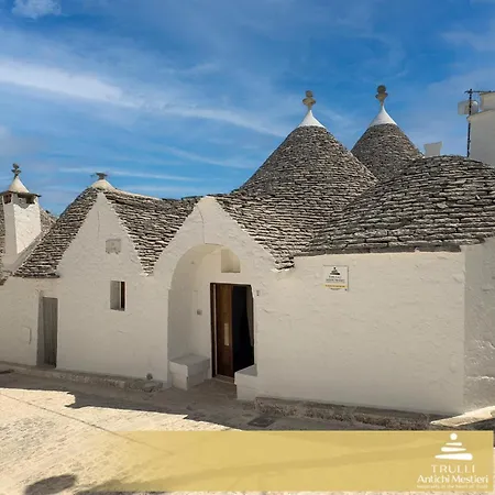 Trulli Antichi Mestieri - Widespread Trulli In The Historic Center