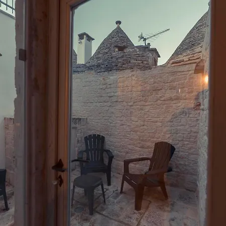 Trulli Antichi Mestieri - Widespread Trulli In The Historic Center Oda ve Kahvaltı 3*