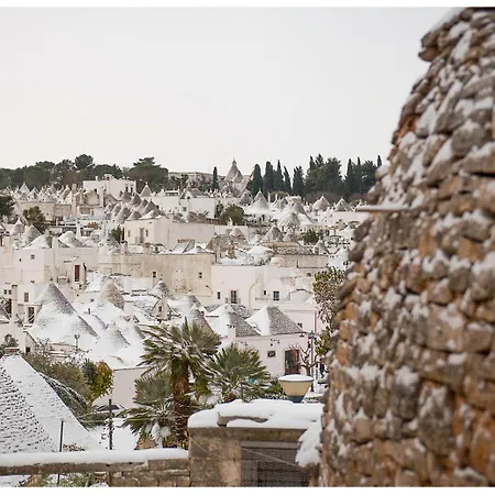 Trulli Antichi Mestieri - Widespread Trulli In The Historic Center Oda ve Kahvaltı 3*