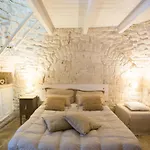 Oda ve Kahvaltı Trulli Antichi Mestieri - Widespread Trulli In The Historic Center Alberobello