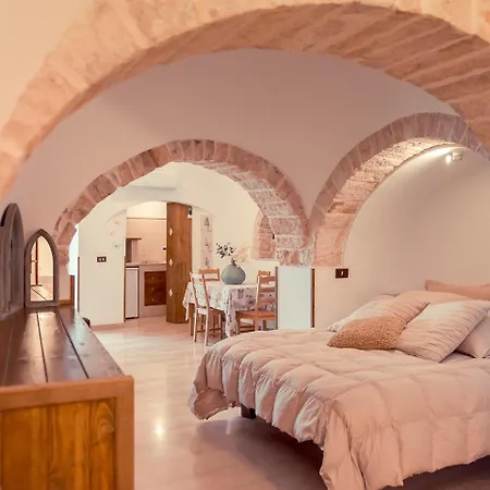 Trulli Antichi Mestieri - Widespread Trulli In The Historic Center