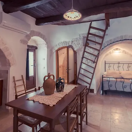 فندق مبيت وإفطار Trulli Antichi Mestieri - Widespread Trulli In The Historic Center ألبيروبيللو