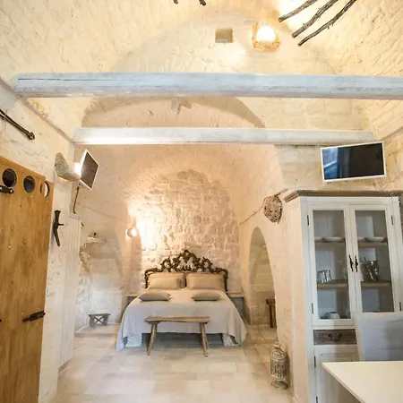 Trulli Antichi Mestieri - Widespread Trulli In The Historic Center 3*