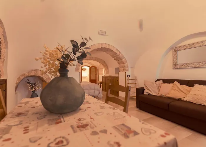 Couette-café Trulli Antichi Mestieri - Widespread Trulli In The Historic Center