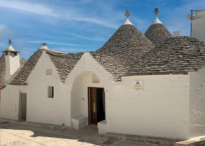Trulli Antichi Mestieri - Widespread Trulli In The Historic Center