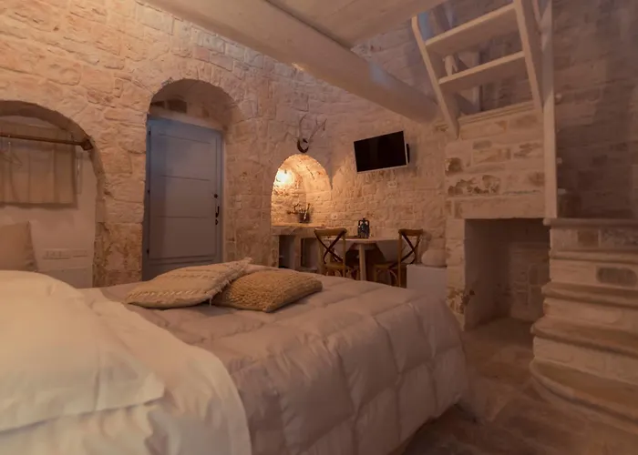 Trulli Antichi Mestieri - Widespread Trulli In The Historic Center