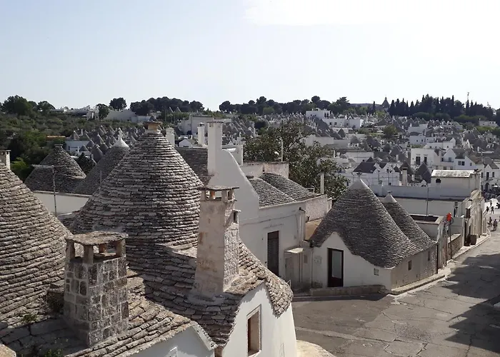 Trulli Antichi Mestieri - Widespread Trulli In The Historic Center