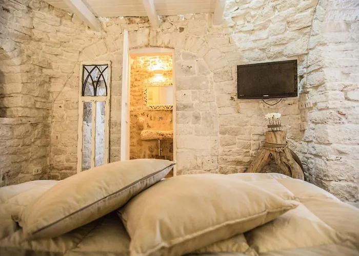 Trulli Antichi Mestieri - Widespread Trulli In The Historic Center Couette-café 3*